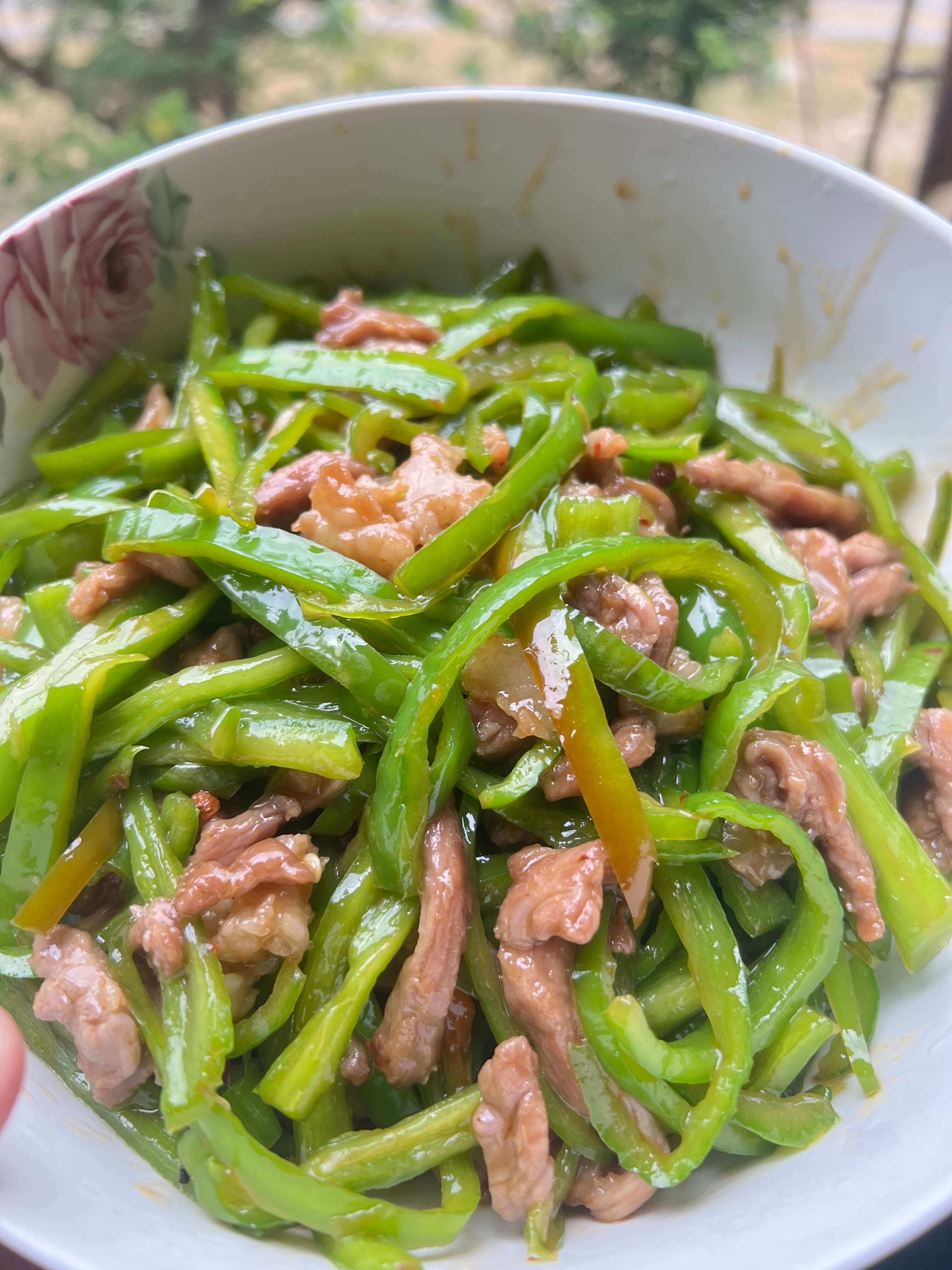 青椒肉丝出锅