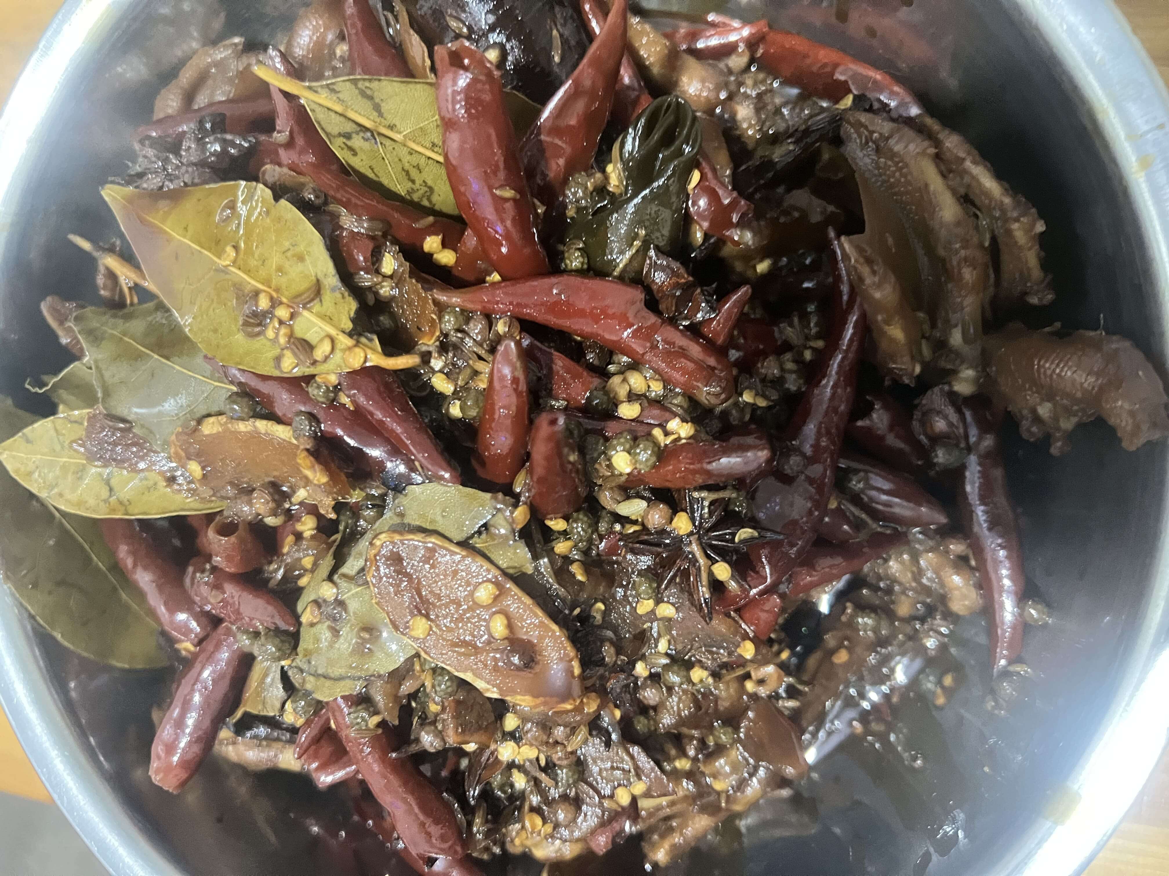 合着卤汁一起放冰箱冷藏-02