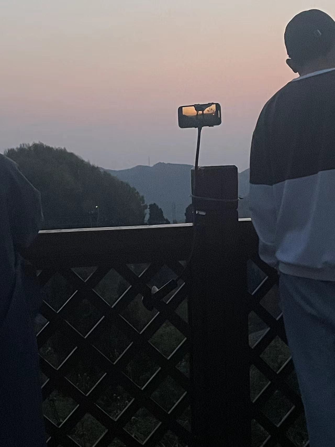 手机支架解放双手
